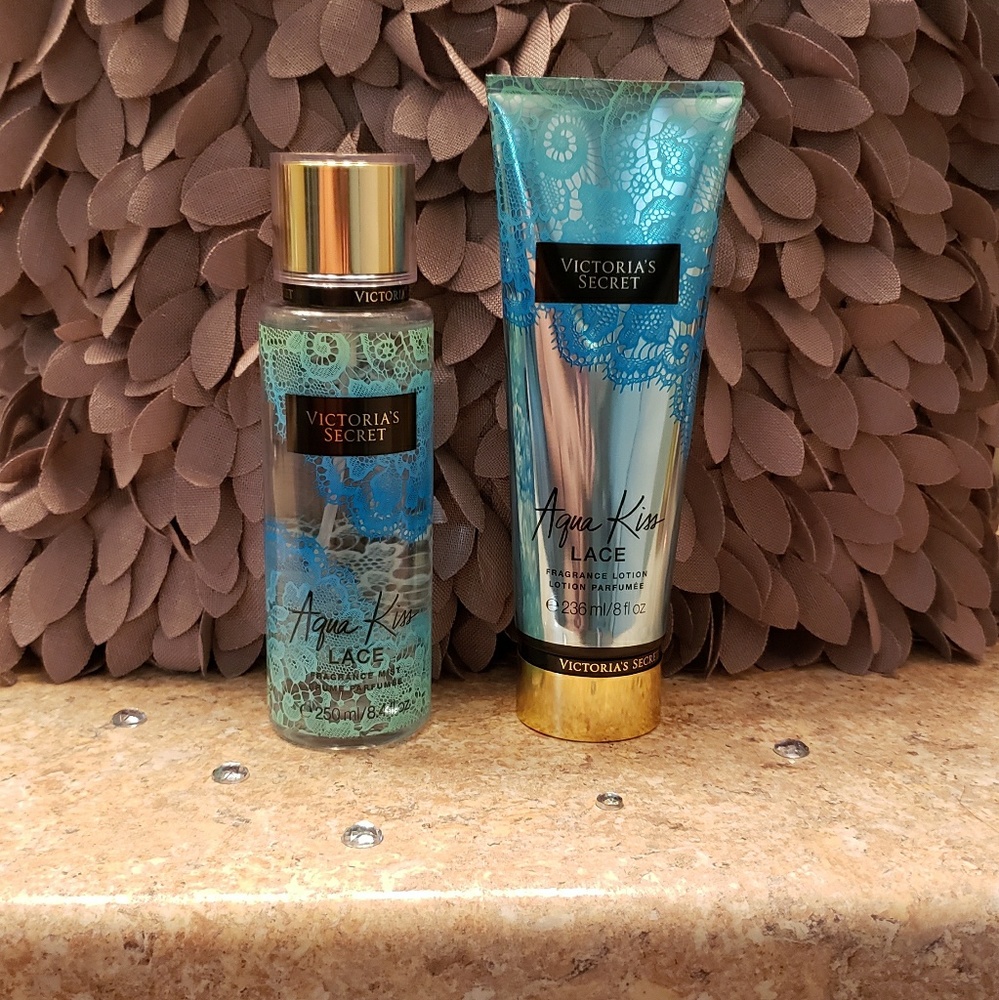 Victoria's Secret in Aqua Lace